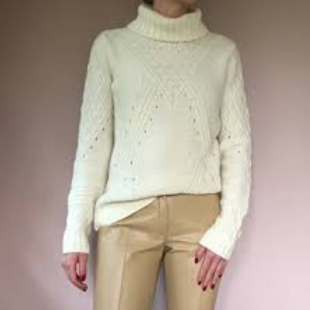 VENUS chunky turtle neck cream pullover sweater